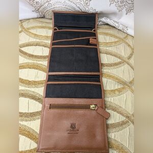 NWOT JP Ourse & CIE Geneve Brown Genuine Leather Crossbody Wallet/Travel Bag